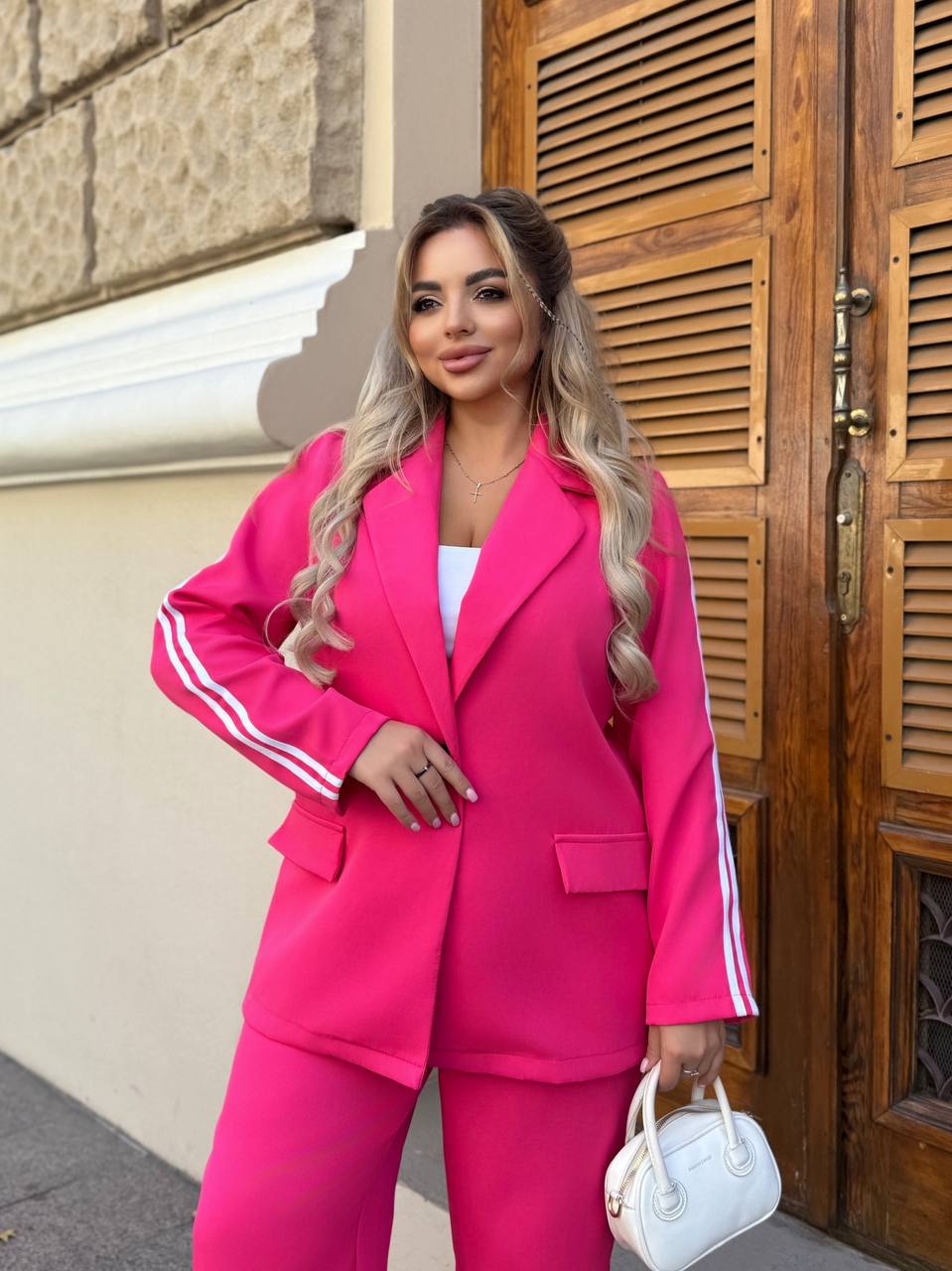Брючний костюм з лампасами 291 — малина