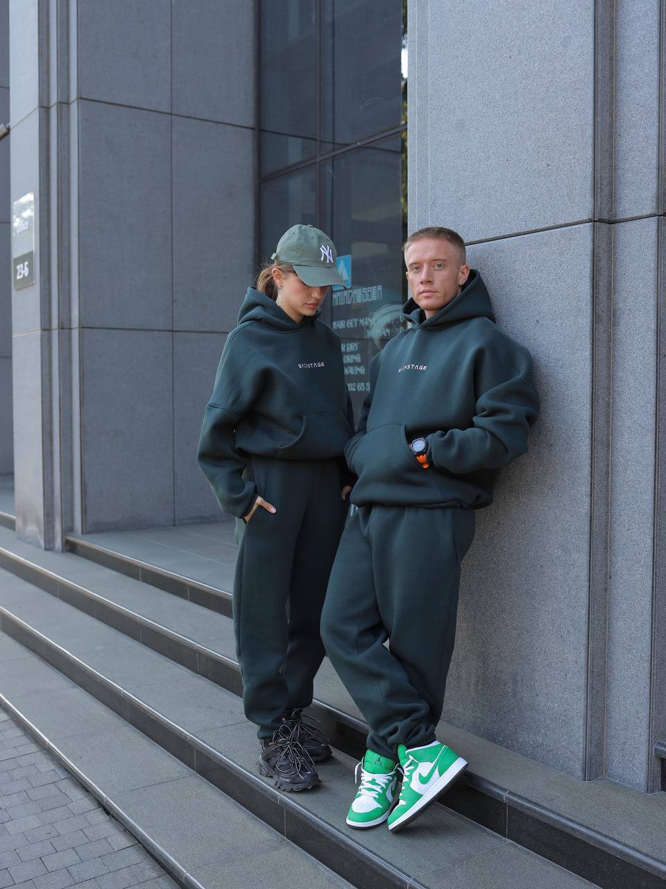 Жіночий костюм family look 825 — смарагд
