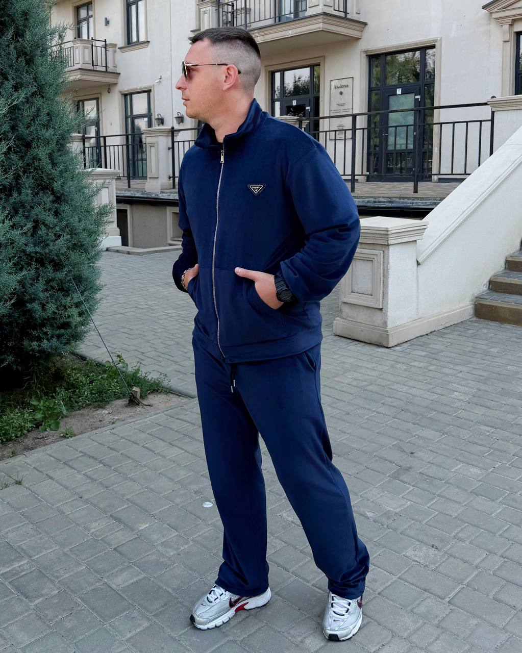 Чоловічий велюровий костюм 4172 — темносиній