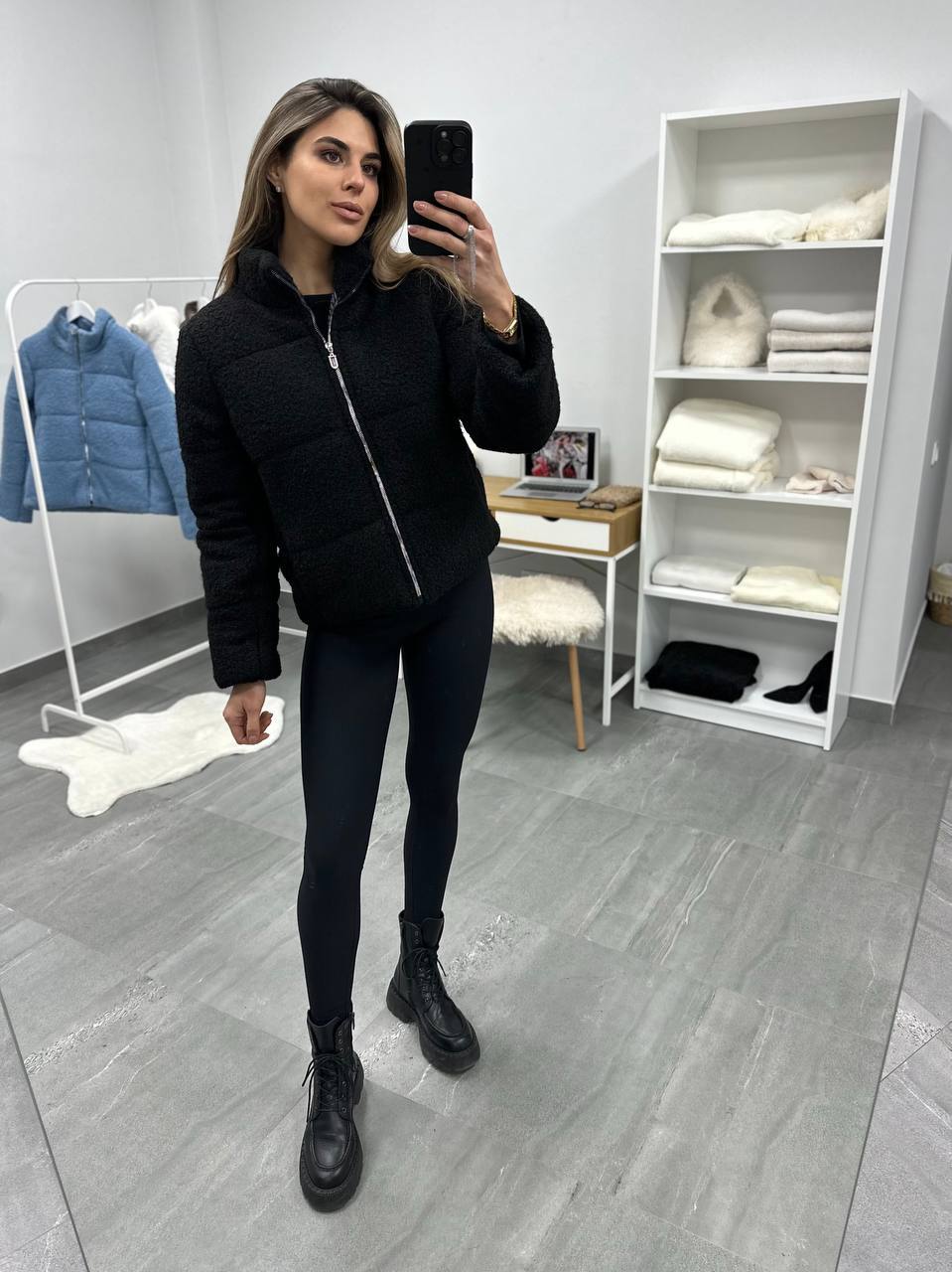 Демісезонна куртка букле 4268 — Чорний