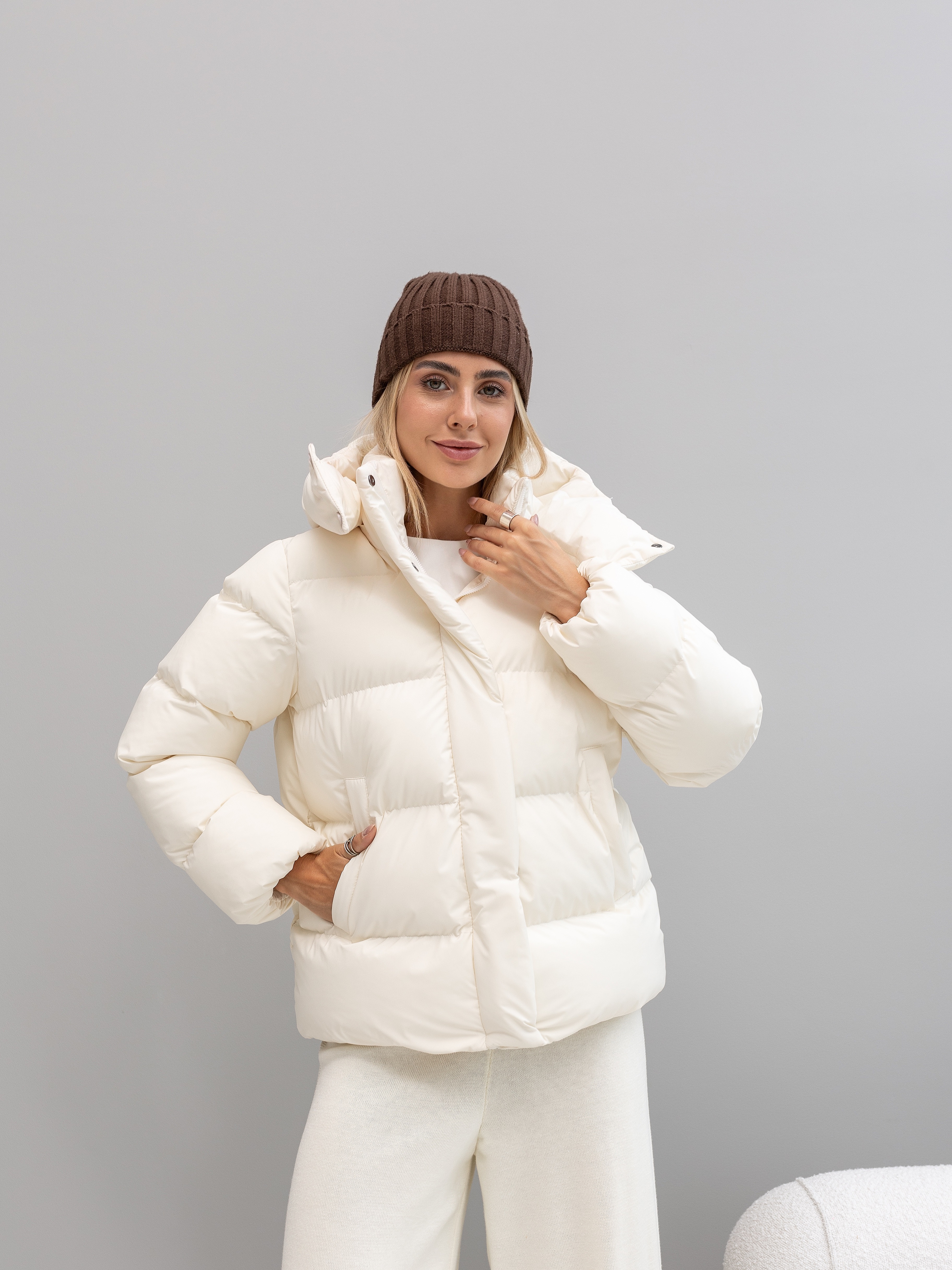 Short winter puffer LISBON — молоко