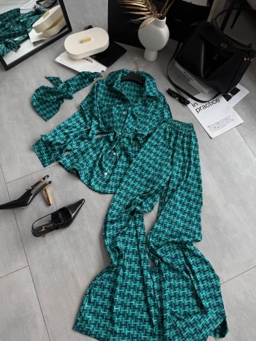 Жіночий шовковий костюм піжамному стилі принт 345 купити photo 2026 03 27 11 48 45