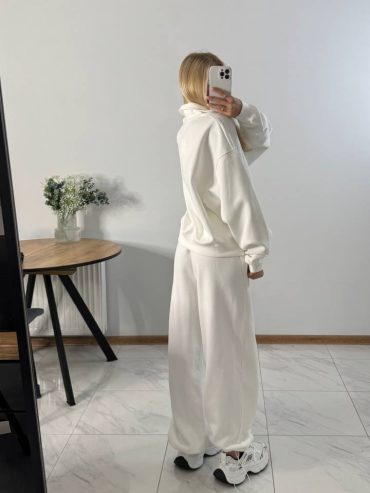 Молочний спортивний костюм на флісі накат 599 купити photo 2025 10 26 07 11 28 2