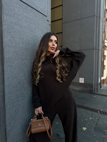 Брючний костюм італійська ангора-рубчик кофта оверсайз горловина 677 купити photo 2025 10 26 09 16 44