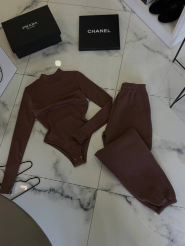 photo-2025-10-26-23-40-25 photo-2025-10-26-23-40-25