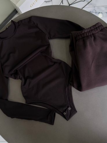 Комплект з утепленням  боді джогери 2385 купити photo 2025 10 26 23 40 35