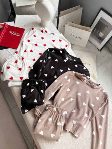 Велюрова піжамка плюш шорти лонг сердечки на подарунок 737 купити photo 2025 11 18 16 12 22