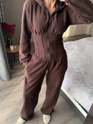 photo-2025-11-18-18-49-05 photo-2025-11-18-18-49-05