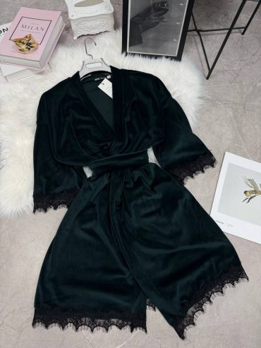 Велюровий короткий халатик з мереживом 316 купити photo 2026 01 08 23 43 24