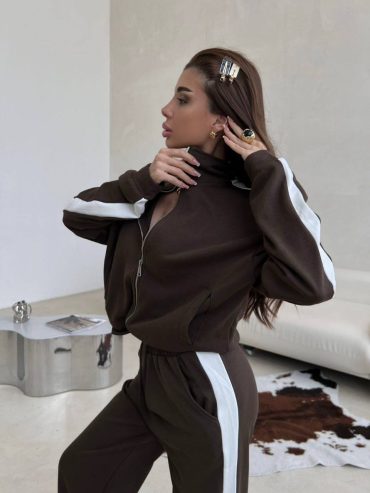 Жіночий костюм з турецької петлі кофта на блискавці штани вільного крою білі лампаси 885 купити photo 2026 01 17 14 41 13