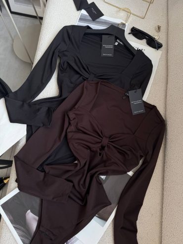 Стильне боді з елегантним акцентом декоративним вузлом на грудях 408 купити photo 2026 01 22 20 17 54