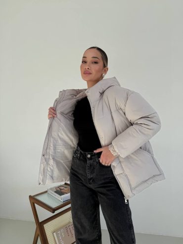 Тепла якісна зимова куртка з глибоким капюшоном кармани пояс 638 купити photo 2026 01 23 14 14 25