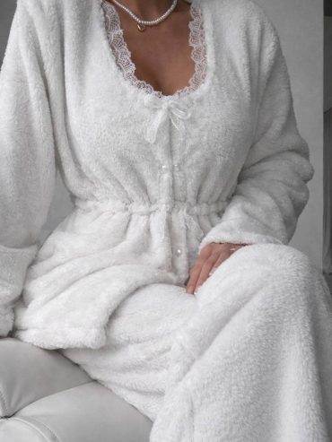 Молочна махрова піжама штани кофта декорована мереживом куліска 763 купити photo 2026 01 25 05 22 16