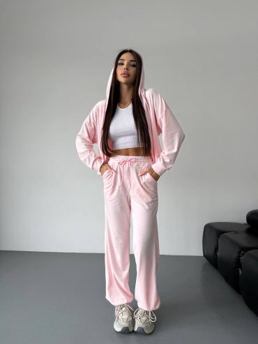 Велюровий костюм біла вставка на поясі 259 купити photo 2026 03 06 11 53 42