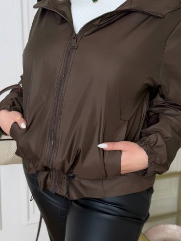 Укорочена вітровка з капюшоном без підкладки 289 купити photo 2026 03 13 09 53 16
