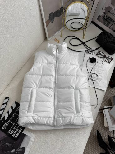 Неймовірні весняні жилетки 150 силікон 1085 купити photo 2026 03 13 17 56 58