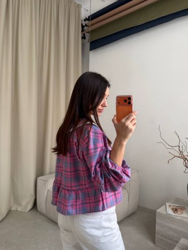 Коротка сорочка фланель кілтинка великий косір з білим мереживом рюш понизу на зав'язках 440 купити photo 2026 03 18 19 39 36 2