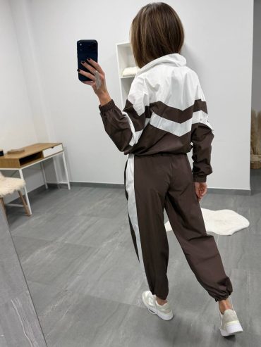 Двокольоровий костюм з плащівки лампаси 1845 купити photo 2026 03 18 19 48 06 2