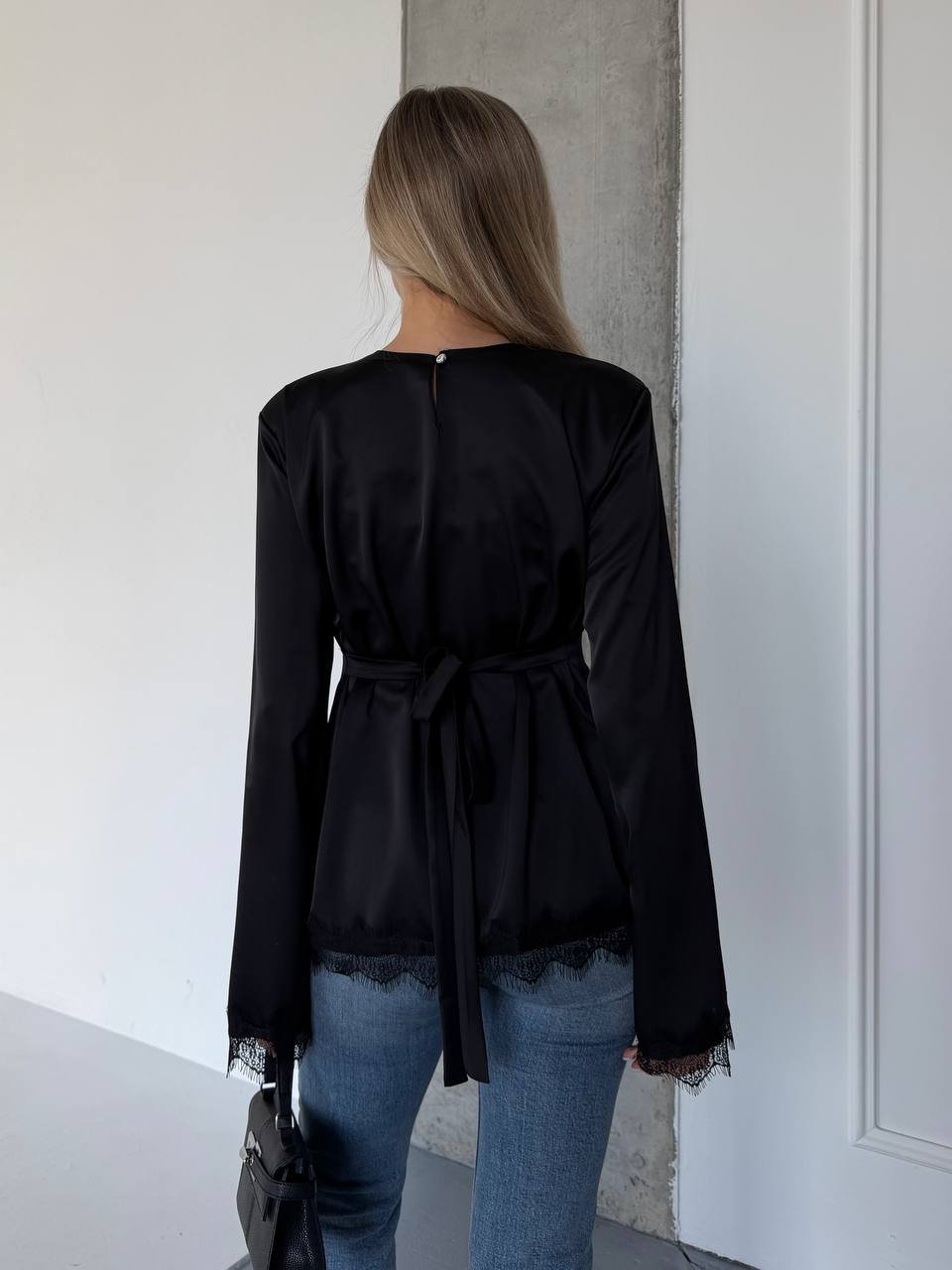 Шовкова блуза з плечиками мереживо 1726 купити photo 2026 03 24 18 30 36 2