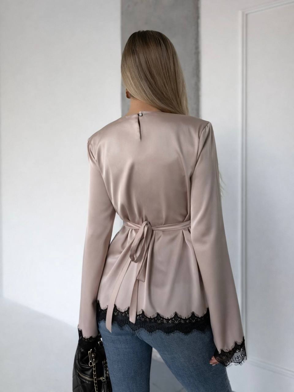 Шовкова блуза з плечиками мереживо 1726 купити photo 2026 03 24 18 30 42