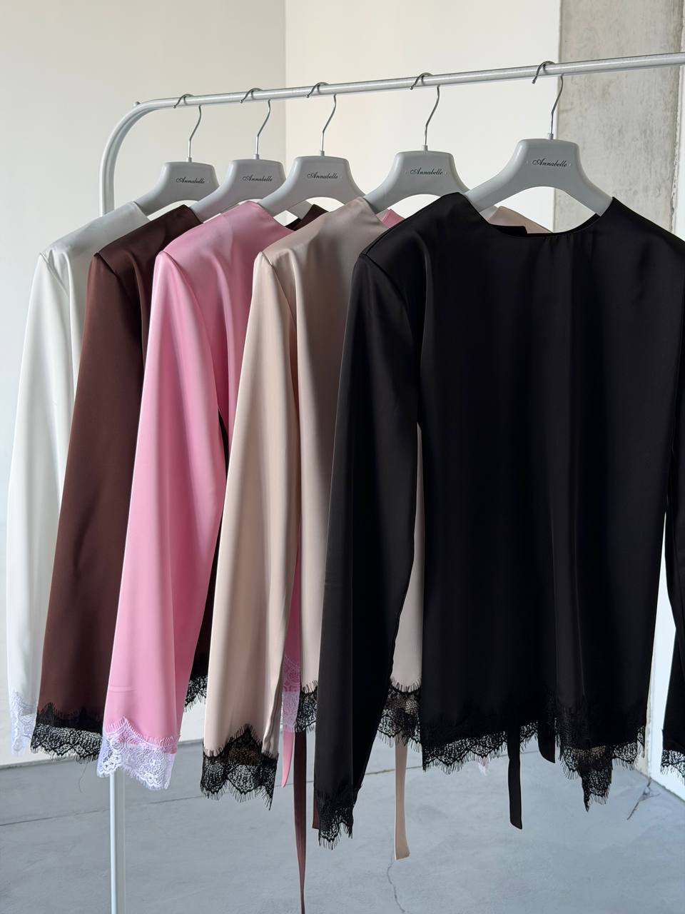 Шовкова блуза з плечиками мереживо 1726 купити photo 2026 03 24 18 30 46