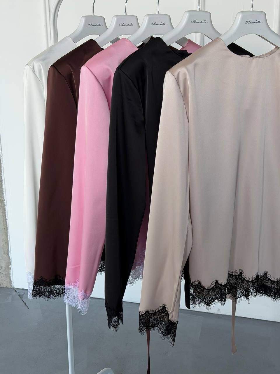 Шовкова блуза з плечиками мереживо 1726 купити photo 2026 03 24 18 30 48