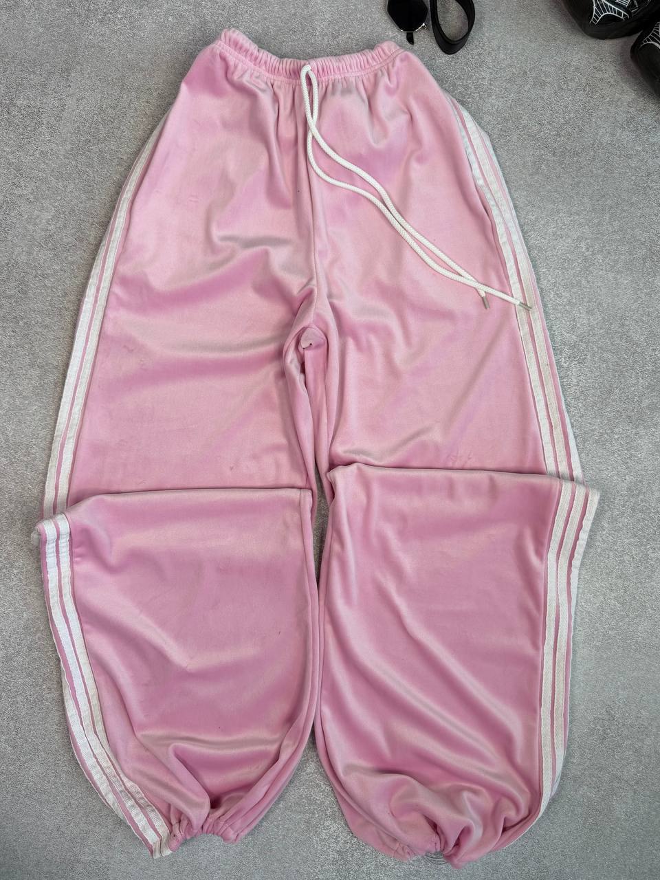 Велюрові штани фіксатори лампаси 262 купити photo 2026 03 26 19 51 29