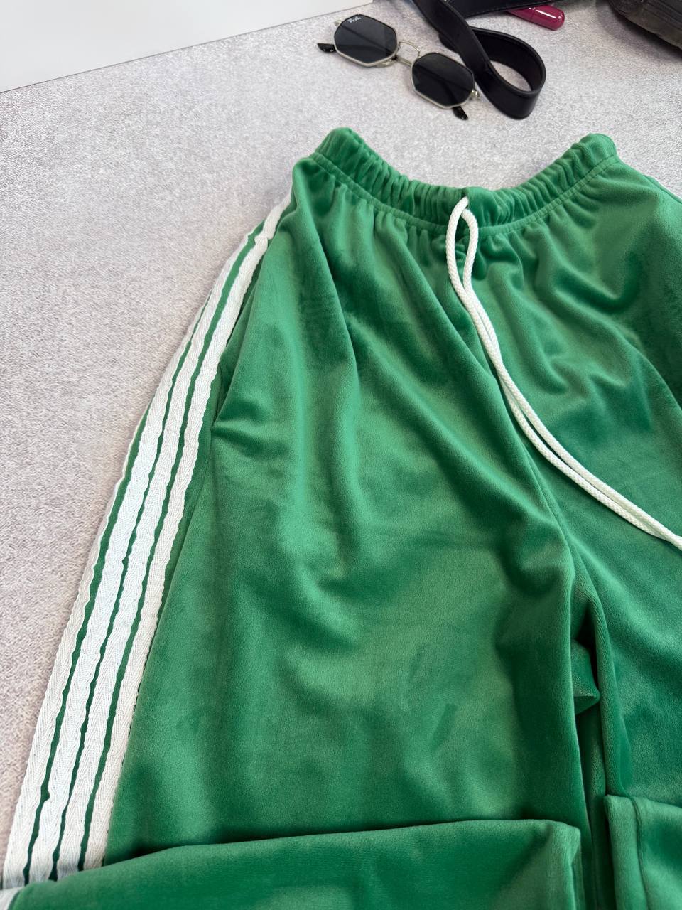 Велюрові штани фіксатори лампаси 262 купити photo 2026 03 26 19 51 40