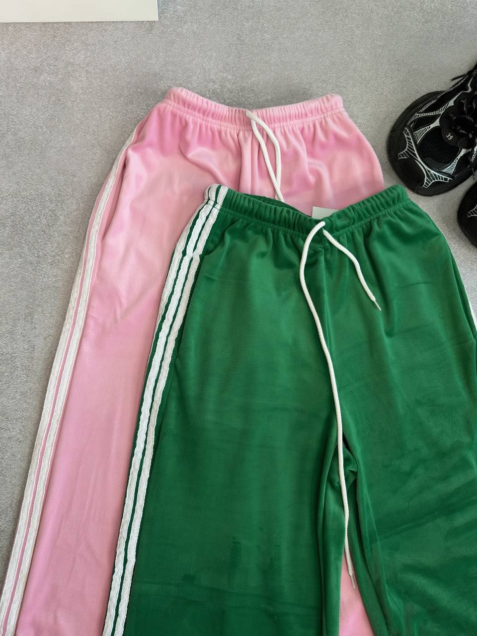 Велюрові штани фіксатори лампаси 262 купити photo 2026 03 26 19 51 47