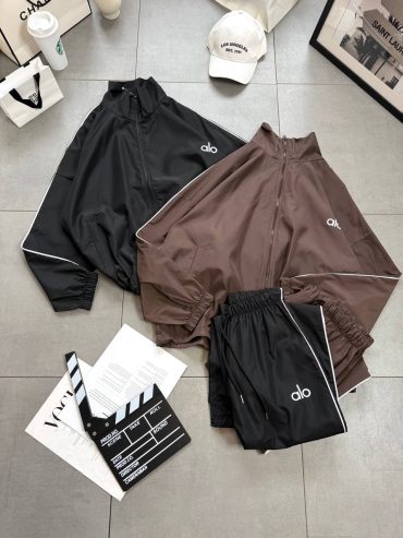 Костюм з плащівки на затяжках 1885 купити photo 2026 04 07 08 56 06