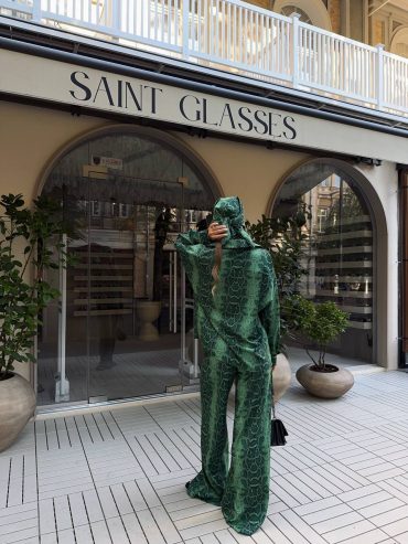 Смарагдовий костюм трійка oversize сорочка широкі штани бандана з анімалістичним принтом 422 купити photo 2026 04 08 13 10 27 2