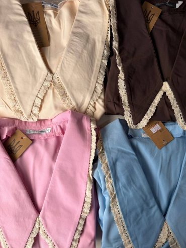 Блузка з акцентним комірцем і делікатним мереживом 0170 купити photo 2026 04 24 10 51 39