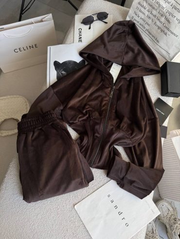 Велюровий костюм плюш корсетна зіпка 738 купити photo 2026 04 24 14 39 08